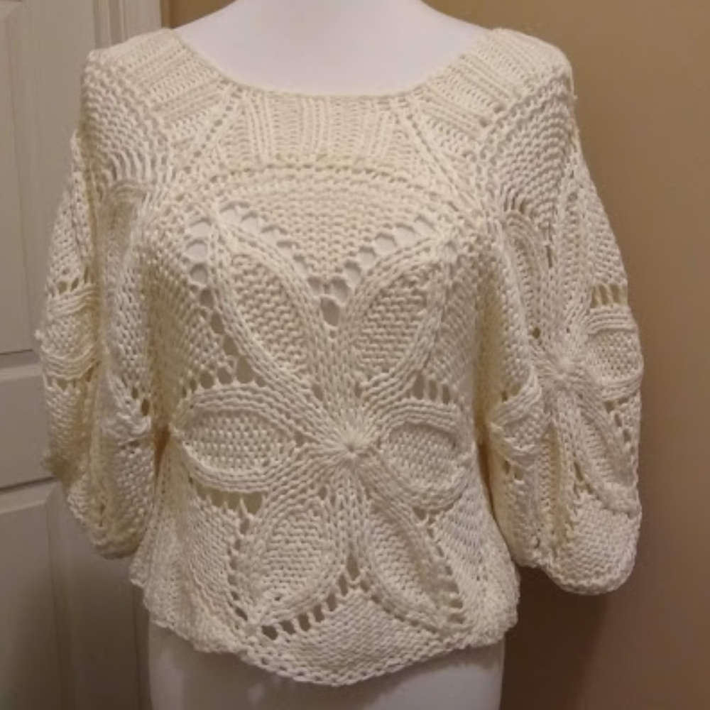 Floral cream sweater Arden B. size small
